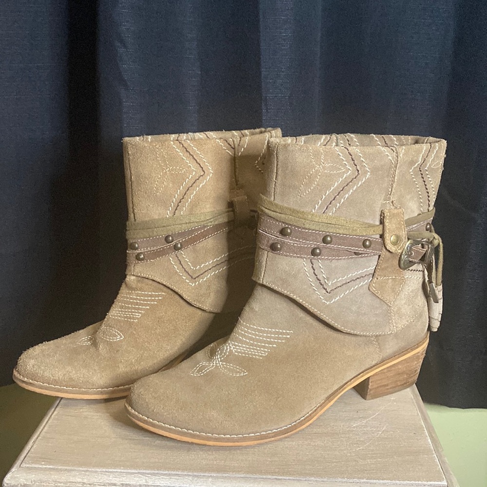 Leather Tan Cowboy Boots